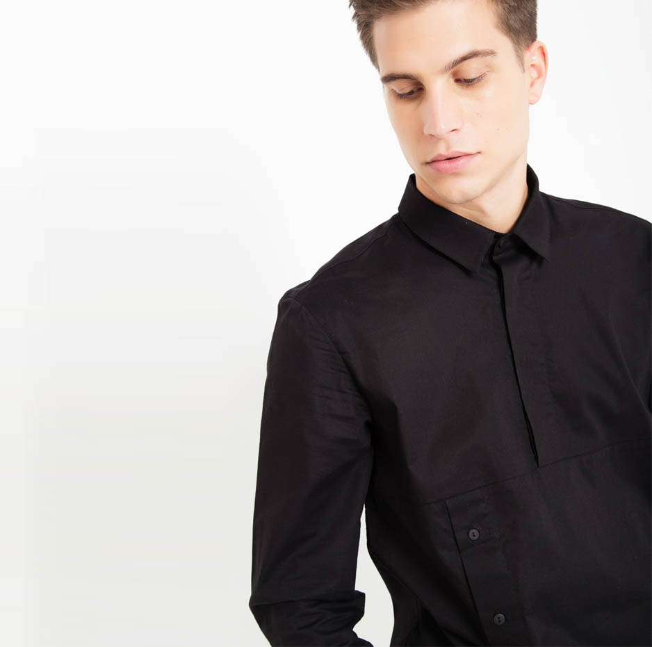 Black shirt with buttons_zoom
